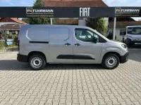 Neu Fiat Doblò 131 PS (96 kW) 2026 Maestro grau Van / Kleinbus