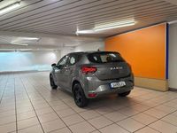 Neu Dacia Sandero Expression 91 PS (66 kW) 2025 Grau Kleinwagen