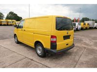 Gebraucht VW T5 84 PS (61 kW) 2013 Ginstergelb r1032 Van