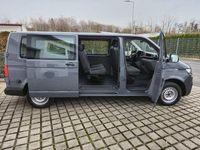 Gebraucht VW Transporter 150 PS (110 kW) 2022 Grau Van