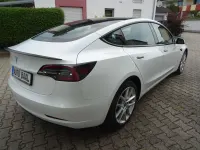 Gebraucht Tesla Model 3 Standard Range 225 kW (306 PS) 2022 Weiß Limousine