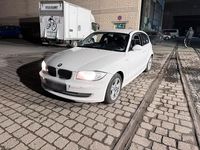 Gebraucht BMW 118 143 PS (105 kW) 2009 Weiß Kleinwagen