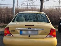 Gebraucht Ford Focus 101 PS (74 kW) 2000 Gold Limousine