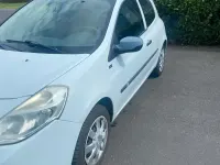 Gebraucht Renault Clio III 75 PS (55 kW) 2012 Weiß Kleinwagen