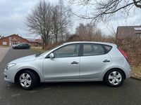 Gebraucht Hyundai i30 109 PS (80 kW) 2010 Silber Kleinwagen