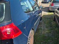 Second-hand VW Golf 75 CP (55 kW) 2004 Albastru Coupe