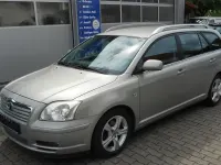 Gebraucht Toyota Avensis Sol 129 PS (94 kW) 2005 Light olive mica metallic Kombi