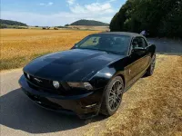 Gebraucht Ford Mustang GT Premium 417 PS (306 kW) 2010 Schwarz Cabrio