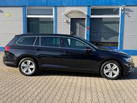 Gebraucht VW Passat Business 200 PS (147 kW) 2023 Grau Kombi