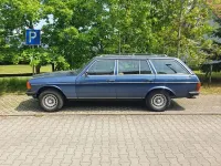 Gebraucht Mercedes 230 136 PS (100 kW) 1982 Blau Limousine