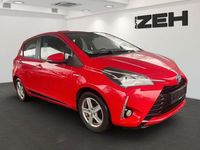Gebraucht Toyota Yaris Hybrid Team 75 PS (55 kW) 2018 Super red Limousine