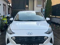 Gebraucht Hyundai i10 67 PS (49 kW) 2022 Weiß Kleinwagen