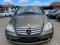 Gebraucht Mercedes A180 109 PS (80 kW) 2009 Braun Limousine