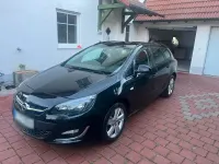 Gebraucht Opel Astra 131 PS (96 kW) 2013 Schwarz Kombi
