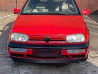 Second-hand VW Golf 90 CP (66 kW) 1994 Roșu Cabrio