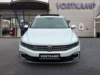 Gebraucht VW Passat GTE 218 PS (160 kW) 2020 Oryxwhite perlmutteffekt Kombi