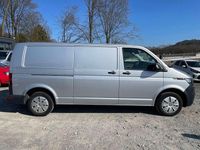 Gebraucht VW Transporter 110 PS (80 kW) 2022 Reflexsilber metallic Van