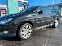 Gebraucht Peugeot 206 CC 109 PS (80 kW) 2002 Schwarz Cabrio