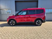 Neu Ford Tourneo Courier Active 125 PS (91 kW) 2026 Rot Van / Kleinbus