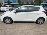 Gebraucht Hyundai i20 78 PS (57 kW) 2011 Weiß Kleinwagen