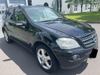 Gebraucht Mercedes ML320 224 PS (164 kW) 2006 Schwarz SUV