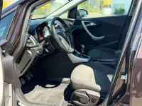 Gebraucht Opel Astra Design Edition 110 PS (80 kW) 2012 Mahogany brown (p2/so) Kleinwagen