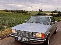 Gebraucht Mercedes 230 109 PS (80 kW) 1979 Silber