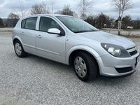 Gebraucht Opel Astra 90 PS (66 kW) 2005 Silber Limousine