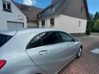 Gebraucht Mercedes A180 122 PS (89 kW) 2014 Silber Kleinwagen