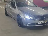 Używany Mercedes E500 402 KM (295 kW) 2010 Beżowy Coupe