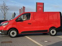Gebraucht Renault Trafic Komfort 150 PS (110 kW) 2022 Rot Van / Kleinbus
