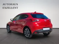 Używany Mazda 2 Kizoku 90 KM (66 kW) 2018 Czerwony Sedan/Limuzyna