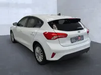 Gebraucht Ford Focus Titanium 125 PS (91 kW) 2022 Weiß Limousine