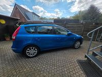 Gebraucht Hyundai i30 109 PS (80 kW) 2009 Blau Kombi