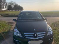 Gebraucht Mercedes 180 85 PS (62 kW) 2010 Schwarz Limousine