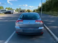 Gebraucht Renault Laguna III Dynamique 140 PS (102 kW) 2008 Blau Limousine