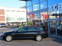 Gebraucht VW Passat S 150 PS (110 kW) 2022 Deep black perleffekt (metallic) Kombi