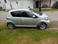 Gebraucht Toyota Aygo 68 PS (50 kW) 2011 Silber Kleinwagen