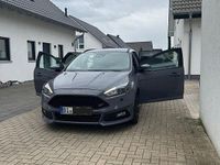 Gebraucht Ford Focus ST 185 PS (136 kW) 2015 Grau Kombi