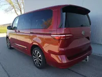Neu VW Multivan Comfortline 150 PS (110 kW) 2026 Fortanarot metallic Van / Kleinbus