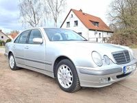 Gebraucht Mercedes E240 Elegance 170 PS (125 kW) 2000 Silber Limousine
