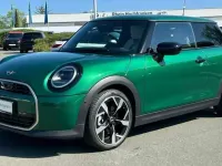 Gebraucht Mini Cooper Coupé Favoured 156 PS (114 kW) 2024 British racing green Coupé