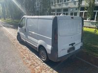 Second-hand Opel Vivaro 101 CP (74 kW) 2006 Alb Monovolum