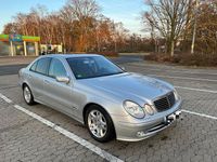 Gebraucht Mercedes E240 177 PS (130 kW) 2002 Silber Limousine