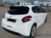gebraucht Peugeot 208 1.6 Active | Tempomat | Klima