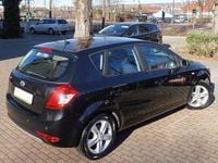 Gebraucht Kia Ceed 90 PS (66 kW) 2010 Schwarz Kleinwagen