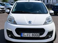 Gebraucht Peugeot 107 Active 68 PS (50 kW) 2014 Weiss 068/deckende lackierung Kleinwagen