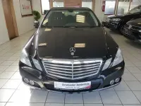 Gebraucht Mercedes E300 Elegance 231 PS (169 kW) 2010 Obsidianschwarz (metallic) Limousine