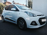 Gebraucht Hyundai i10 87 PS (63 kW) 2016 Weiß Kleinwagen