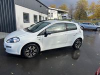 Gebraucht Fiat Punto Young 69 PS (50 kW) 2014 Weiß Kleinwagen